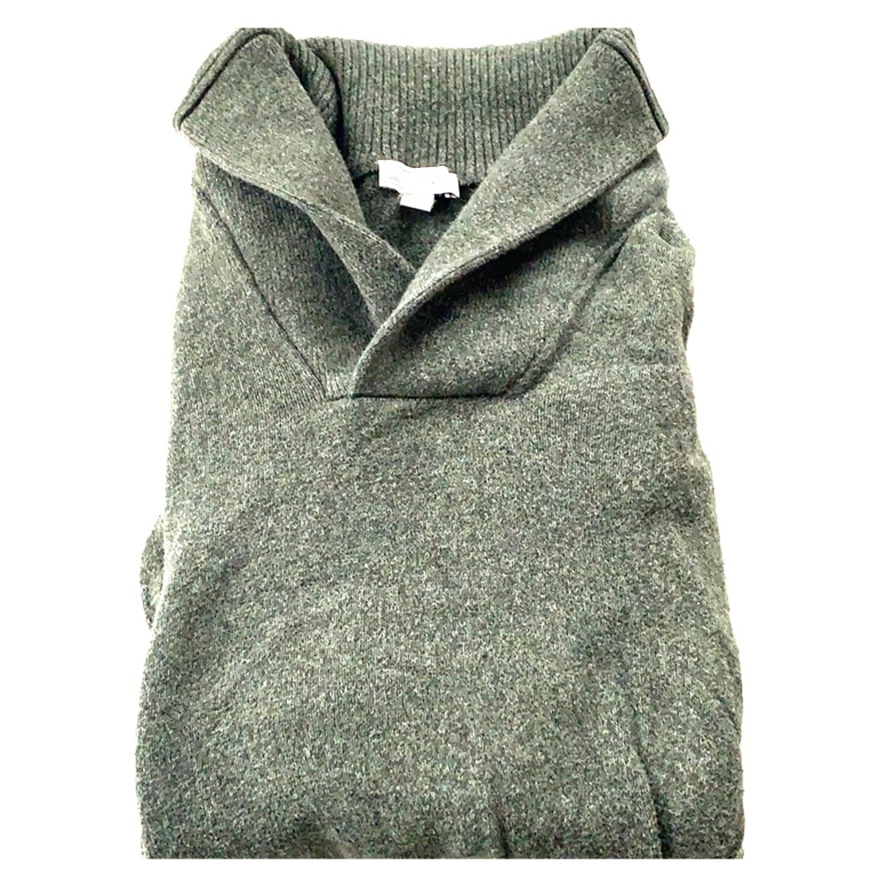 Men’s GAP sweater